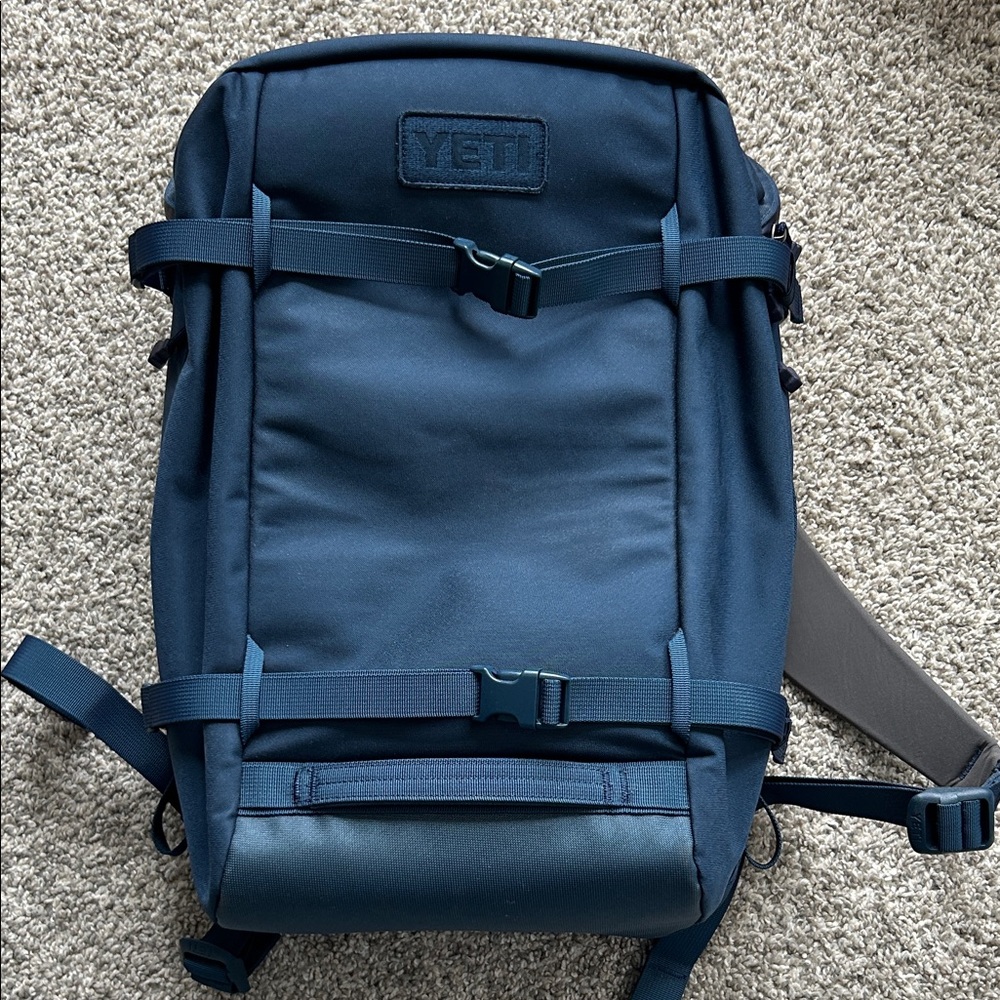 YETI Blue Crossroads 22L Men's Backpack